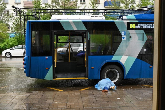 Водитель троллейбуса, который переехал пенсионерку в Чите, не смог бы остановиться