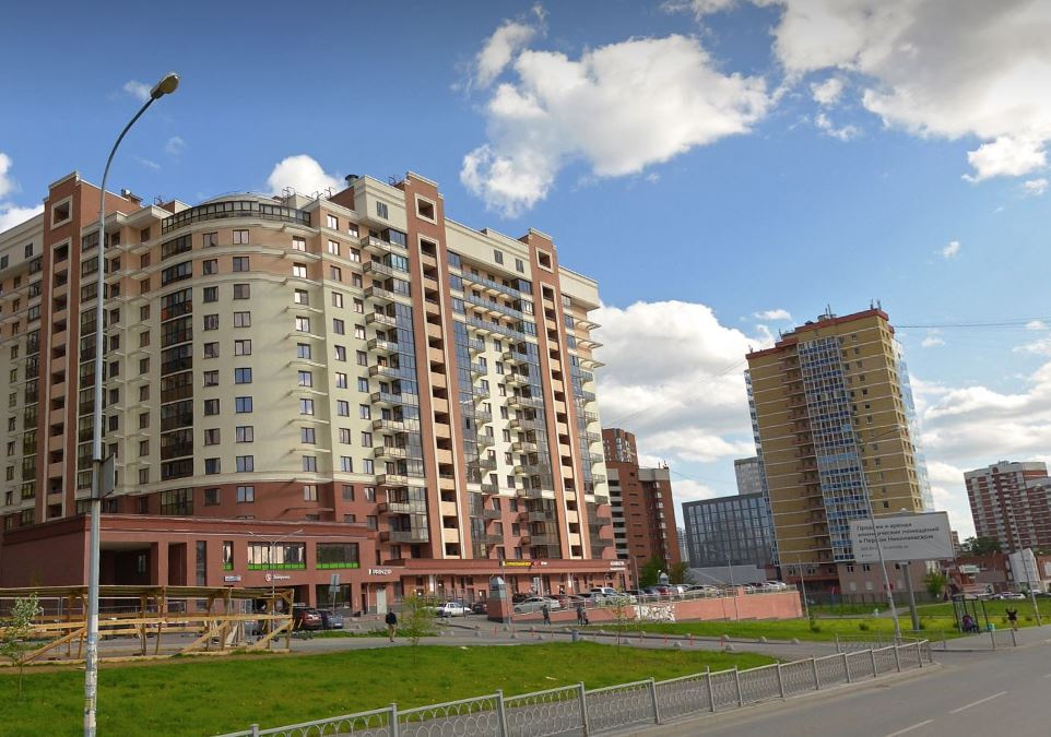 Загадка дыр: вокруг скандального ЖК в Екатеринбурге появились глубокие провалы