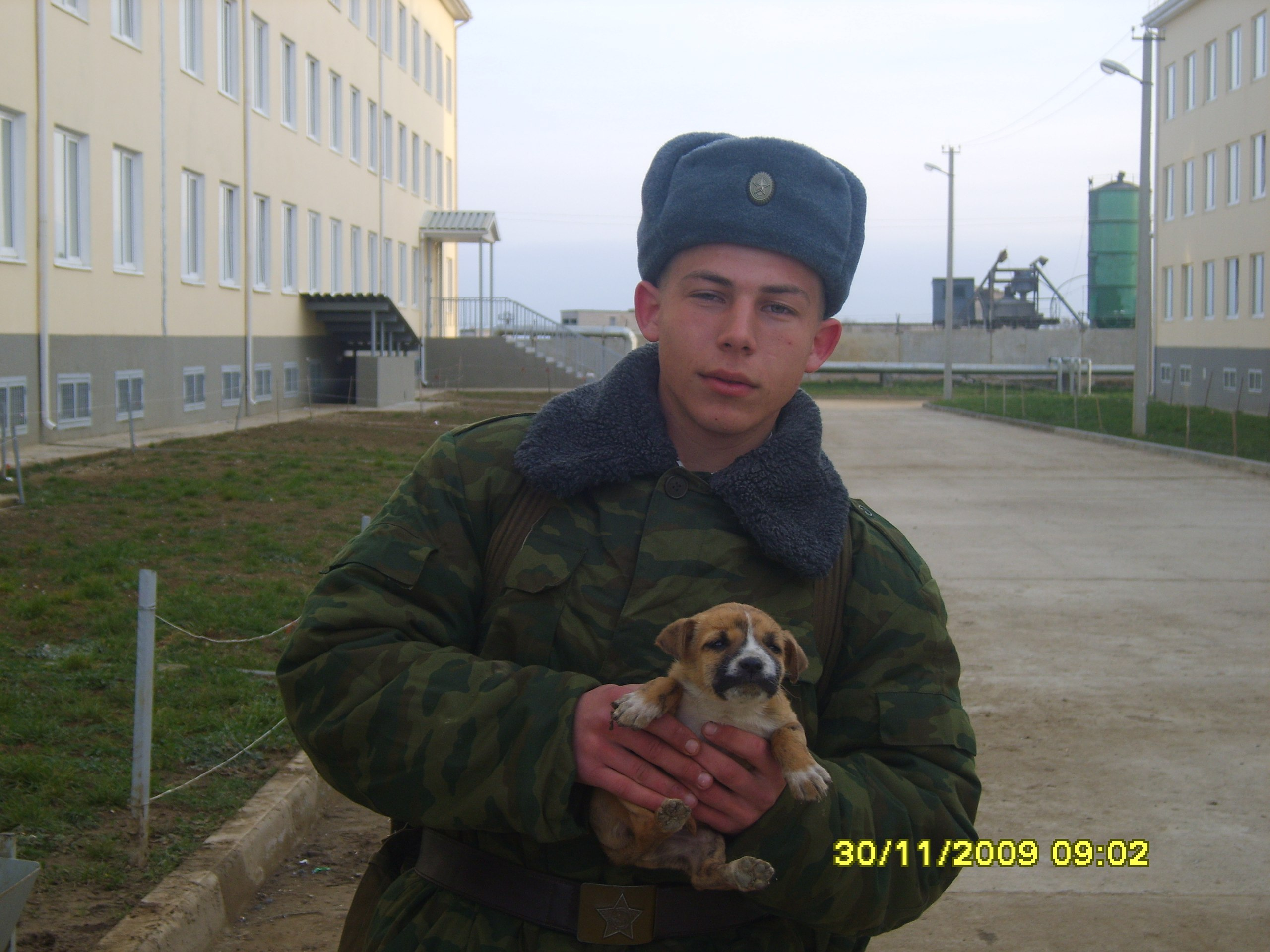 Совсем юный Станислав в армии