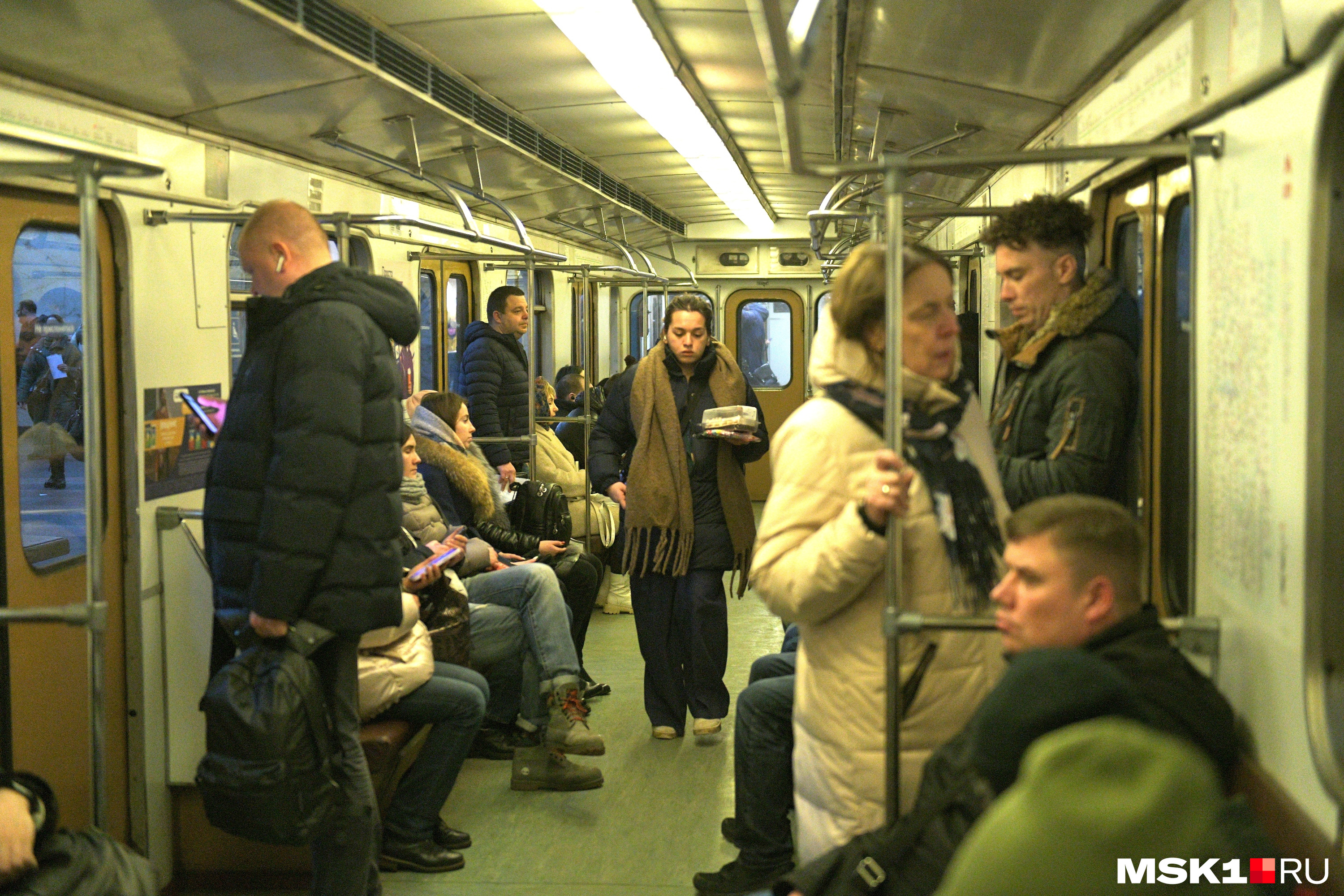 Взрыв в московском метро: 39 погибших