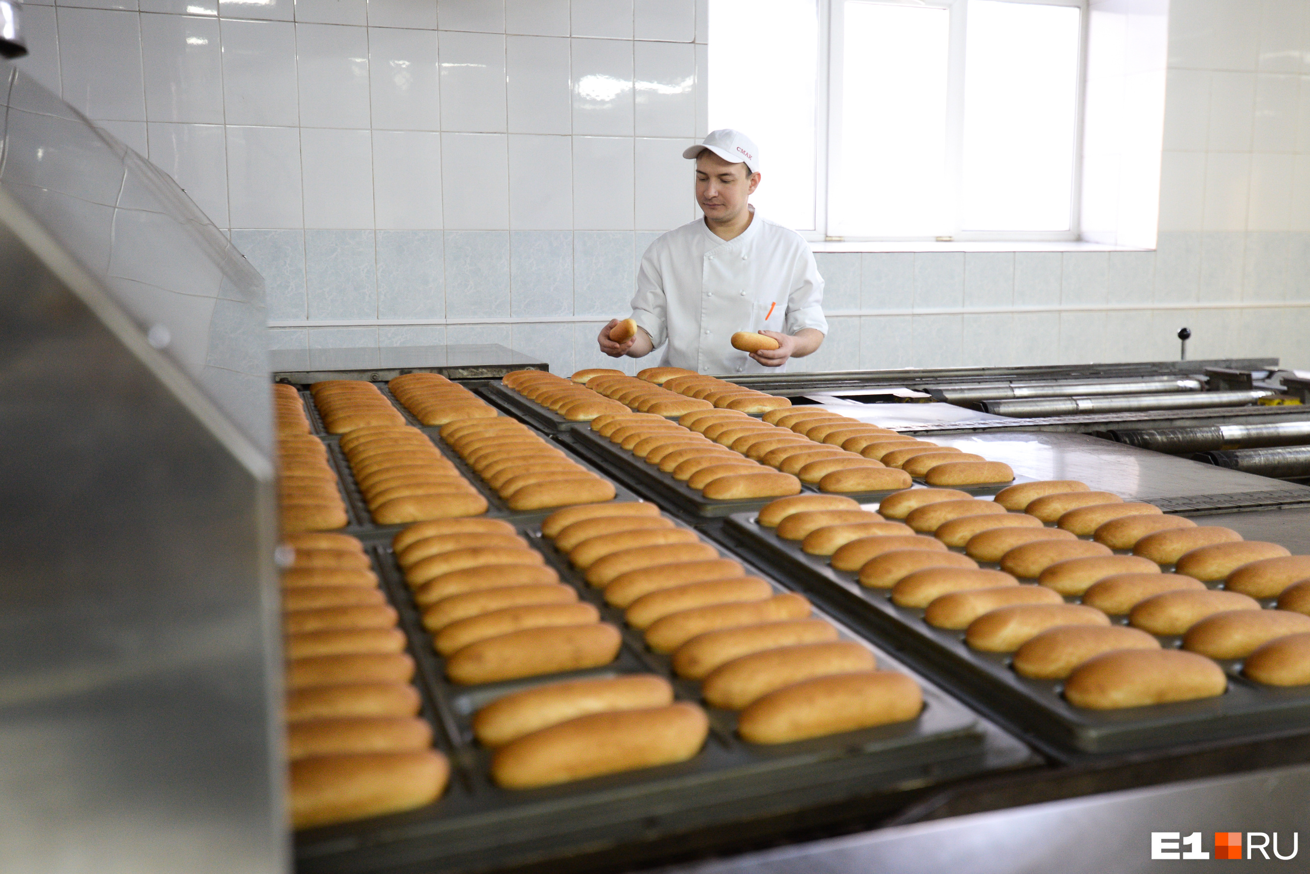 У владельца завода «Смак» решили отобрать бизнес. Что будет с легендарными булочками?