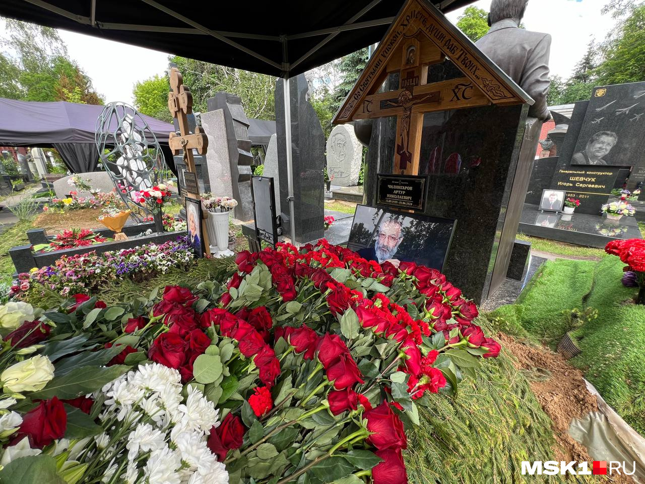 В Москве похоронили полярника и депутата от Красноярского края Артура Чилингарова — кто пришел на прощание, а кто прислал венок