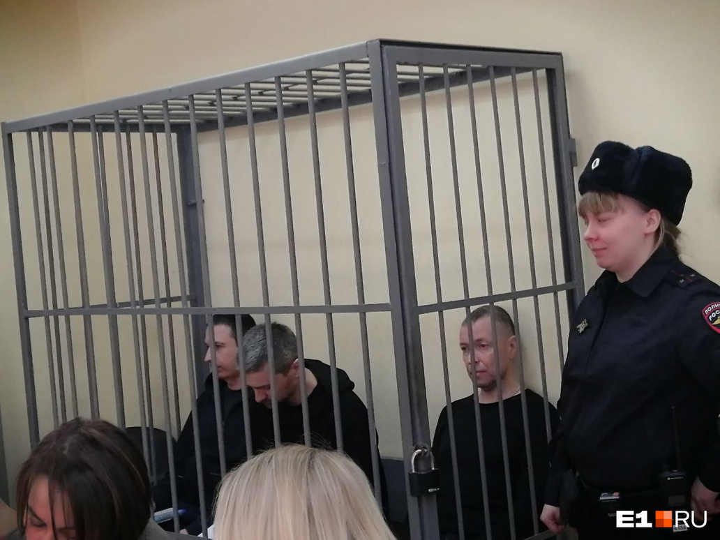 Не коррупционер, а посредник: в Екатеринбурге суд серьезно смягчил наказание высокопоставленному силовику