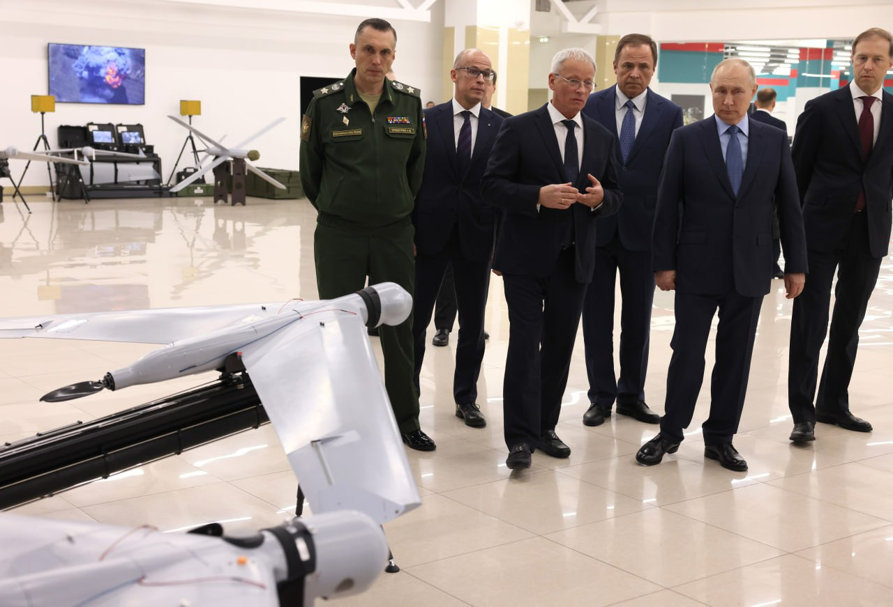 Путин: «Нужно повысить объемы производства средств контрбатарейной борьбы и ПВО»