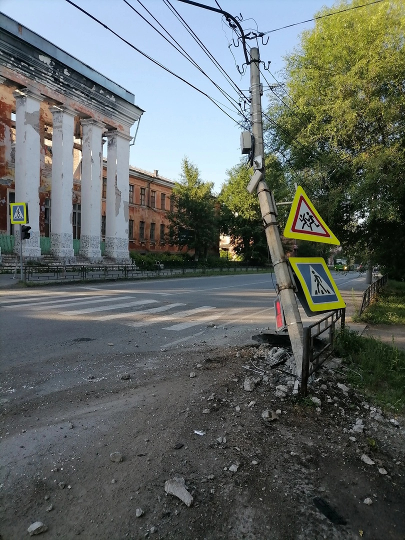 Мужчину остановило вот такое препятствие Мужчину остановило вот такое препятствие