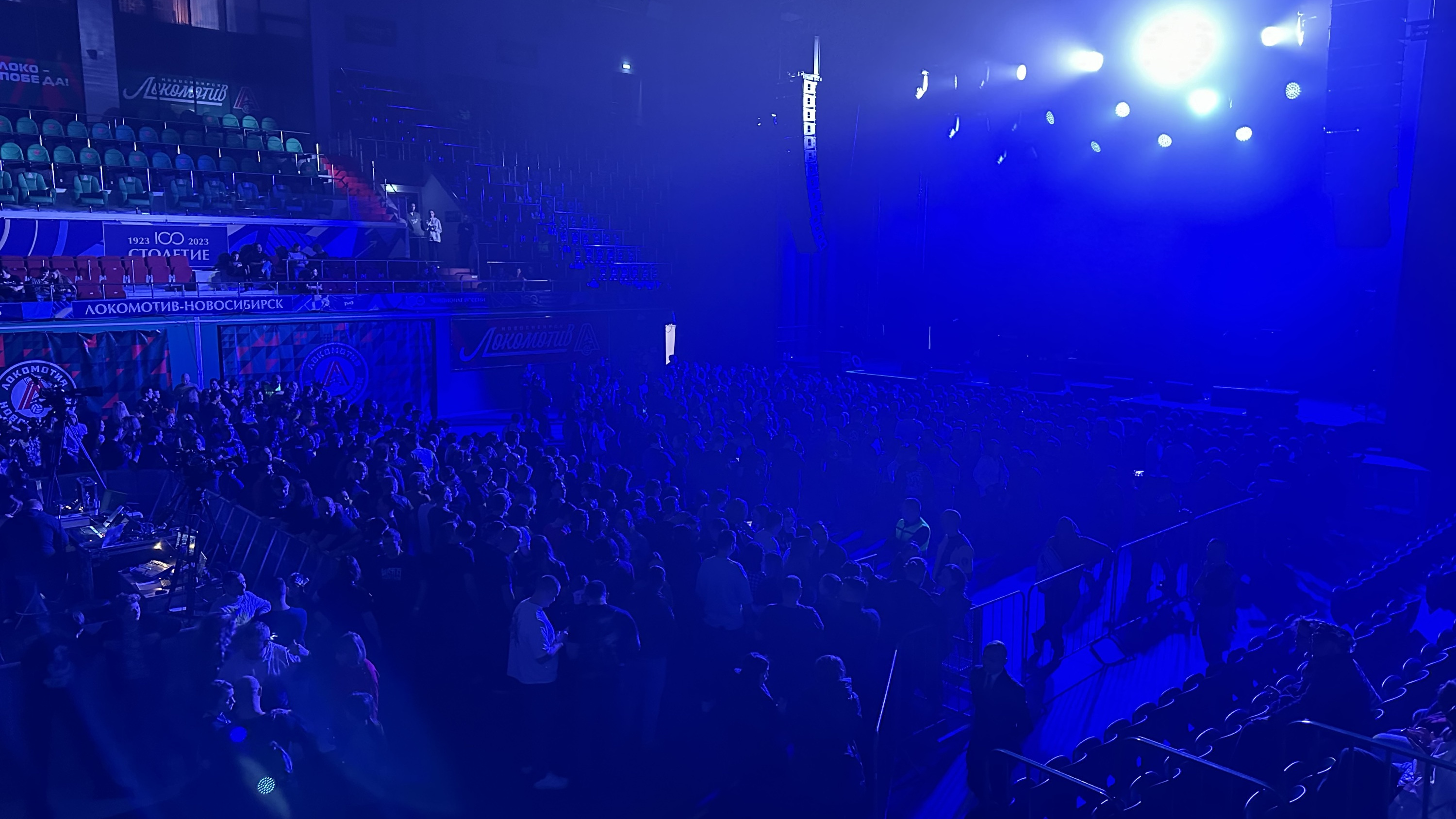 Вспоминая «Короля и шута»: толпа новосибирцев собралась на рок-концерт — фото
