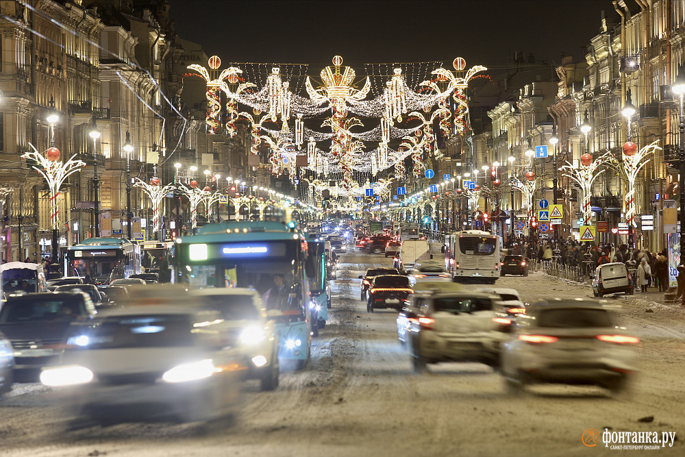 Новогодние ограничения в центре Петербурга стартуют в полночь
