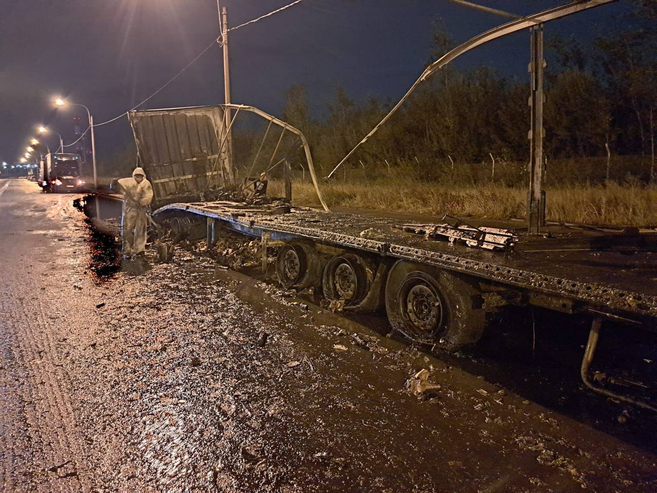 После автомобильного пожара в Шушарах собрали 11,5 тонн нефтепродуктов