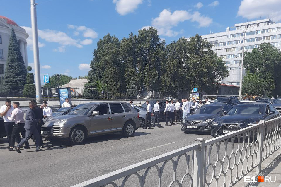 В Екатеринбурге полиция задержала стрелка из кортежа южан с блатными номерами