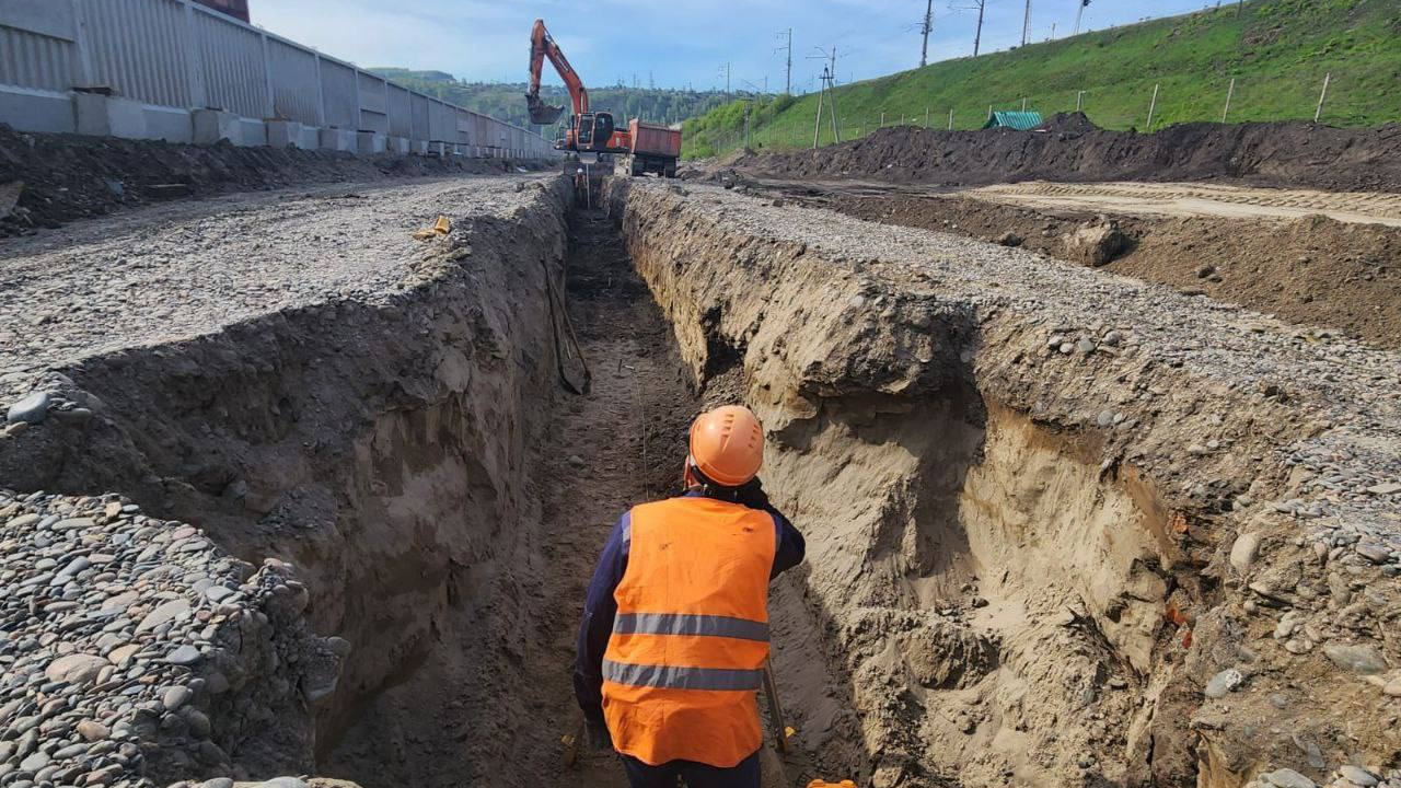 Строительство развязки в Пашенном: рабочие делают всего одну ливневку