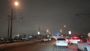 Массовое ДТП произошло на Октябрьском мосту в Новосибирске — видео с места аварии
