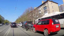 На Богдана Хмельницкого автомобиль сбил мотоциклиста — видео момента аварии