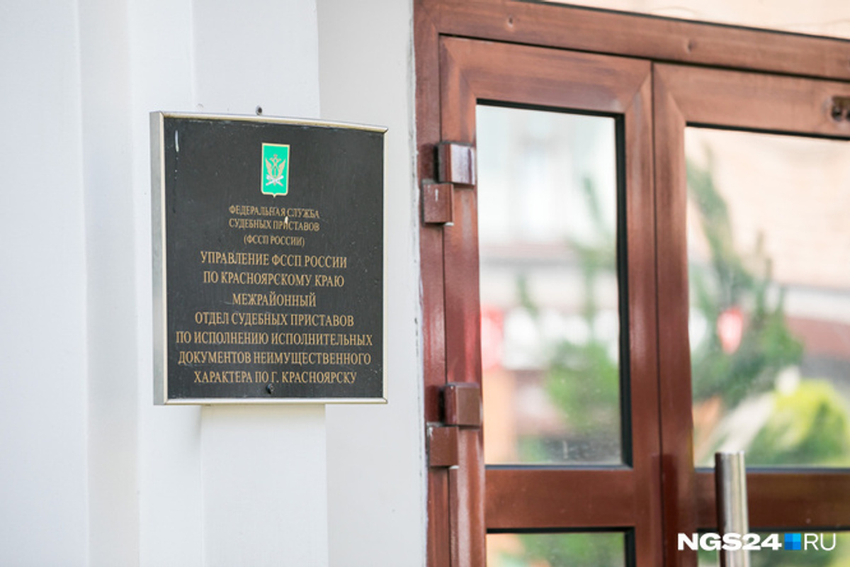 В управлении Светлане для суда выдали хорошую характеристику. К ответственности ее привлекли впервые, у нее есть двое детей, и она в положении. С учетом всего этого суд приговорил ее к условному сроку В управлении Светлане для суда выдали хорошую характеристику. К ответственности ее привлекли впервые, у нее есть двое детей, и она в положении. С учетом всего этого суд приговорил ее к условному сроку