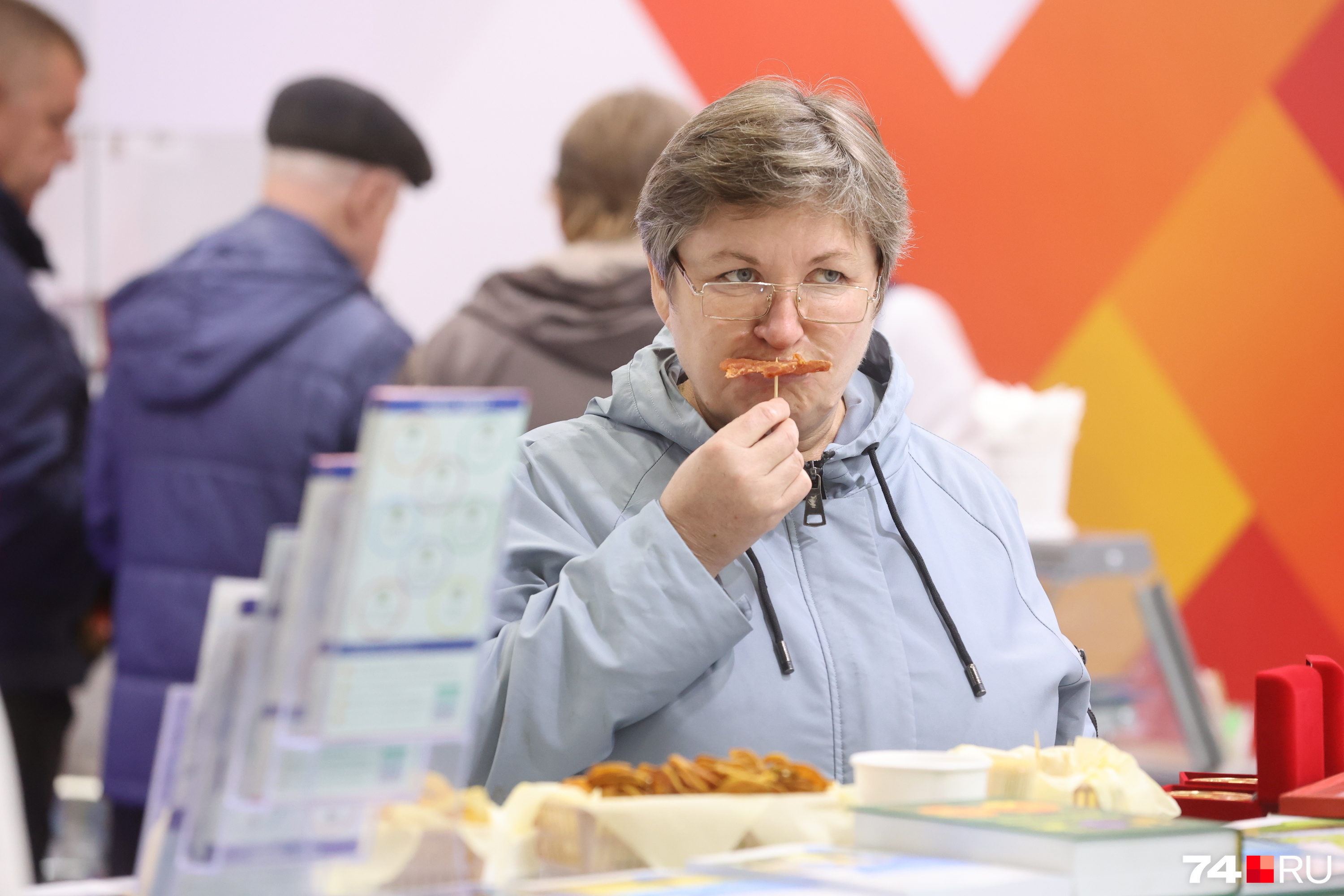 Простые посетители тоже могли попробовать фермерскую продукцию Простые посетители тоже могли попробовать фермерскую продукцию