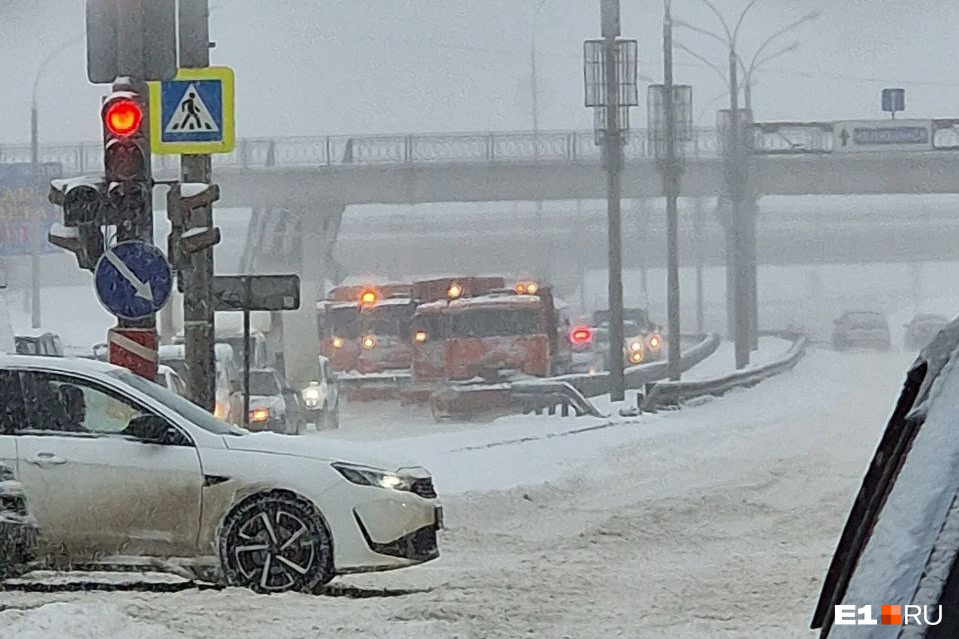 Снегопад только начался: спасатели выпустили экстренное предупреждение из-за сильных осадков в Екатеринбурге