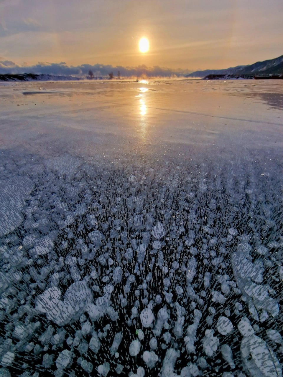 Лед на Байкале ещё не встал окончательно