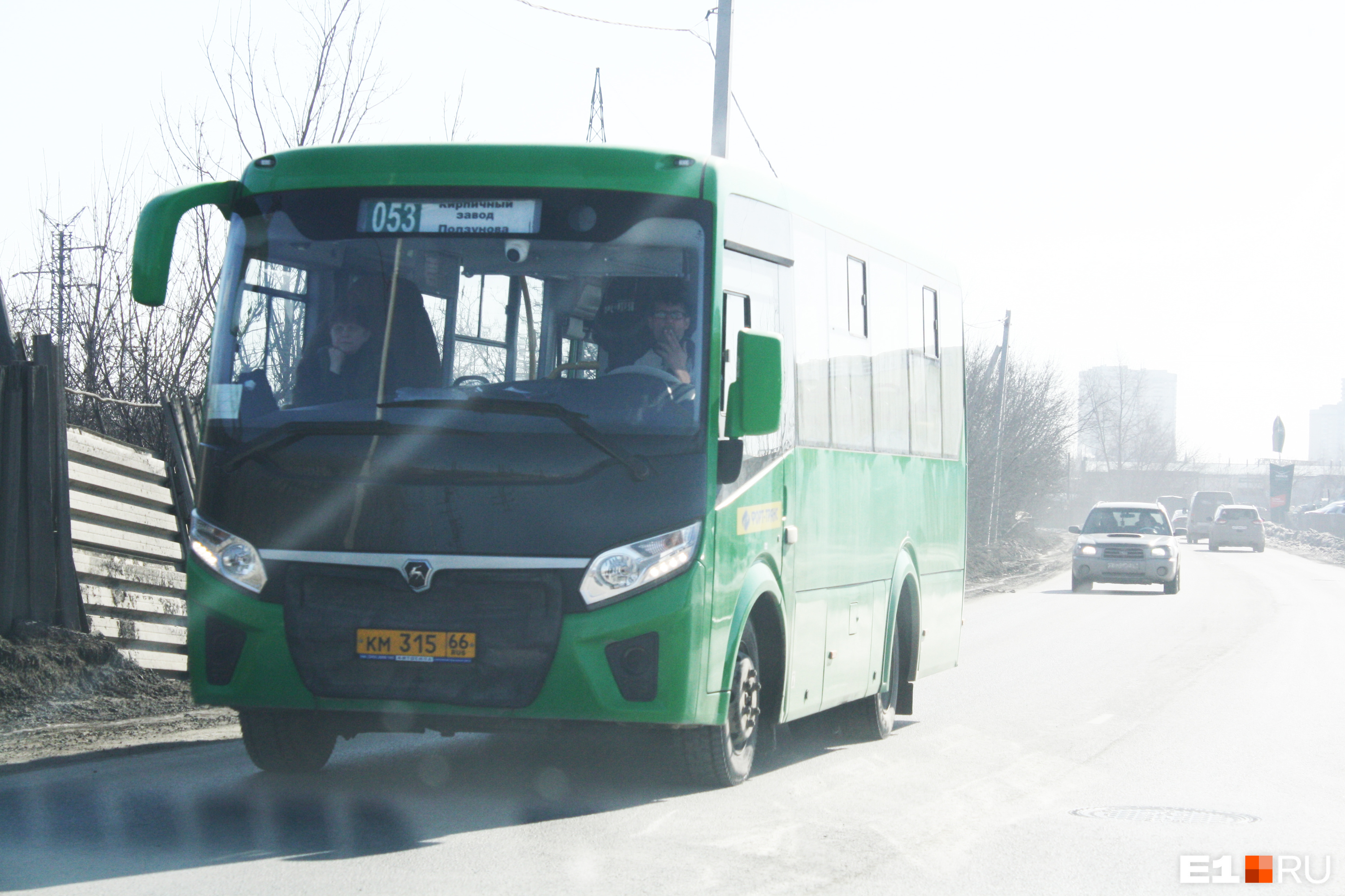 Парадокс: в Екатеринбурге перевозчику влепили штраф за то, что у него работает много автобусов