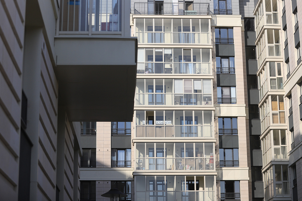 «Выдающаяся» часть квартиры. Хотят ли петербуржцы покупать квартиры с балконами и террасами