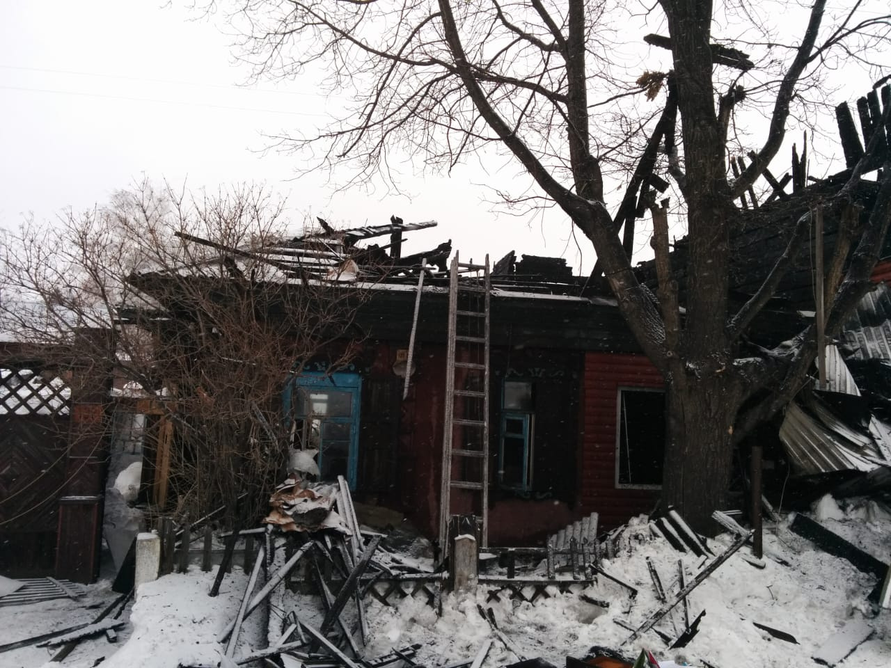 Жилье Михаила после пожара 13 марта 2015 года