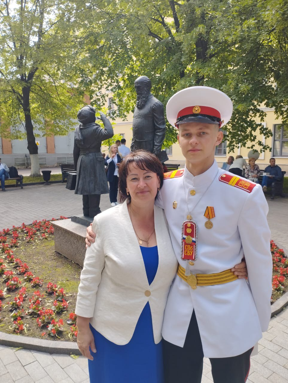 Андрей Кузьмин с мамой Мариной