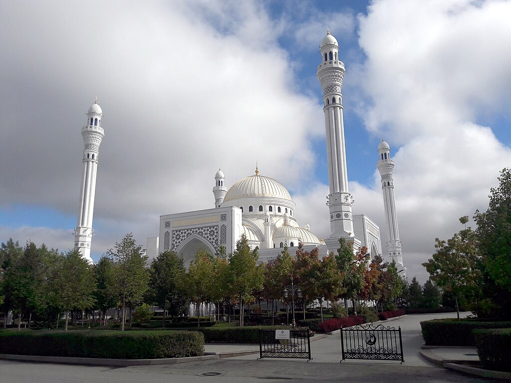 Мечеть «Гордость мусульман» называют самой большой в России