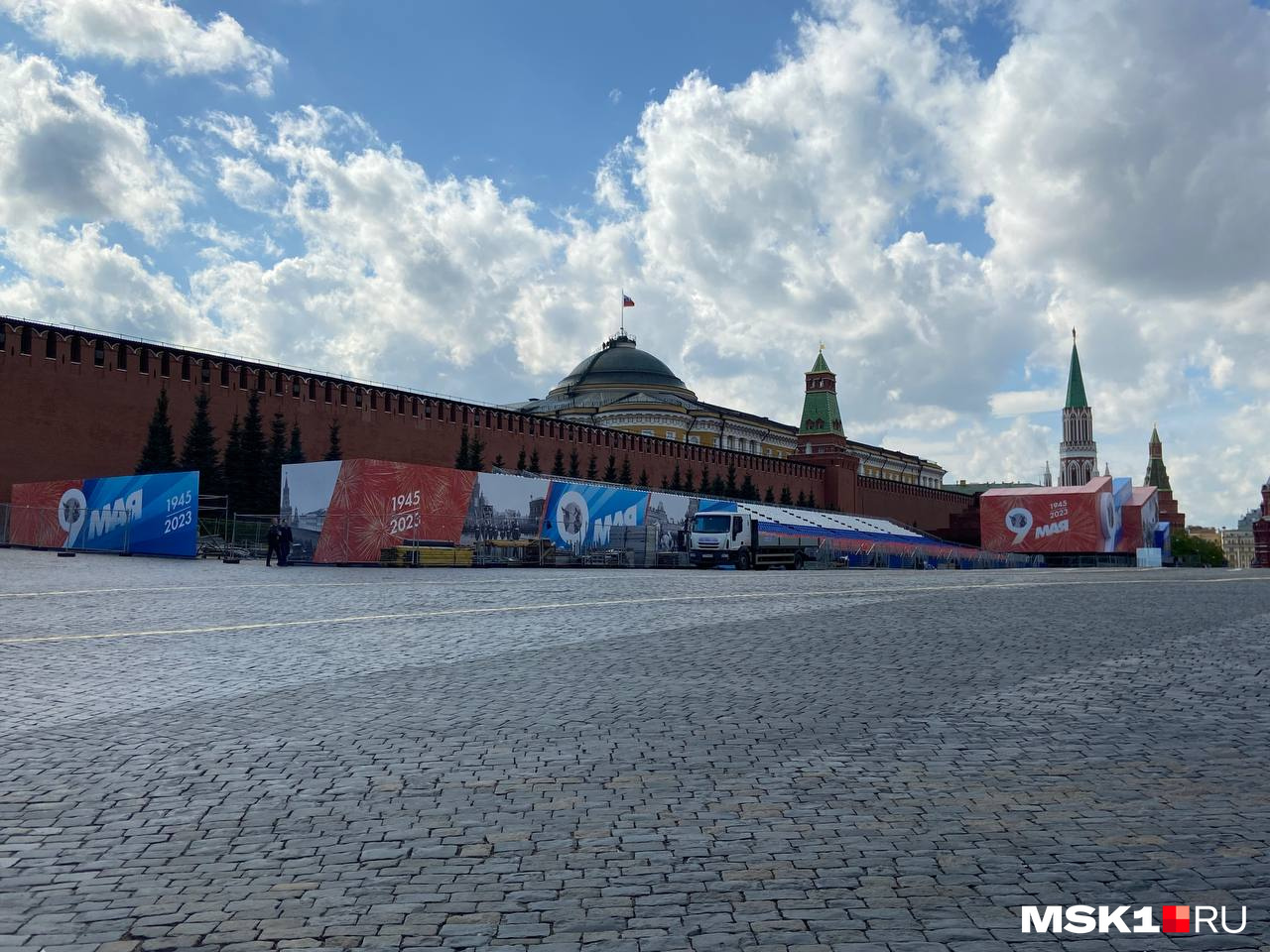 Взрывы на Красной площади в Москве, украинский беспилотник атаковал Кремль,  что с президентом России Владимиром Путиным: фото, видео и последствия - 3  мая 2023 - ФОНТАНКА.ру