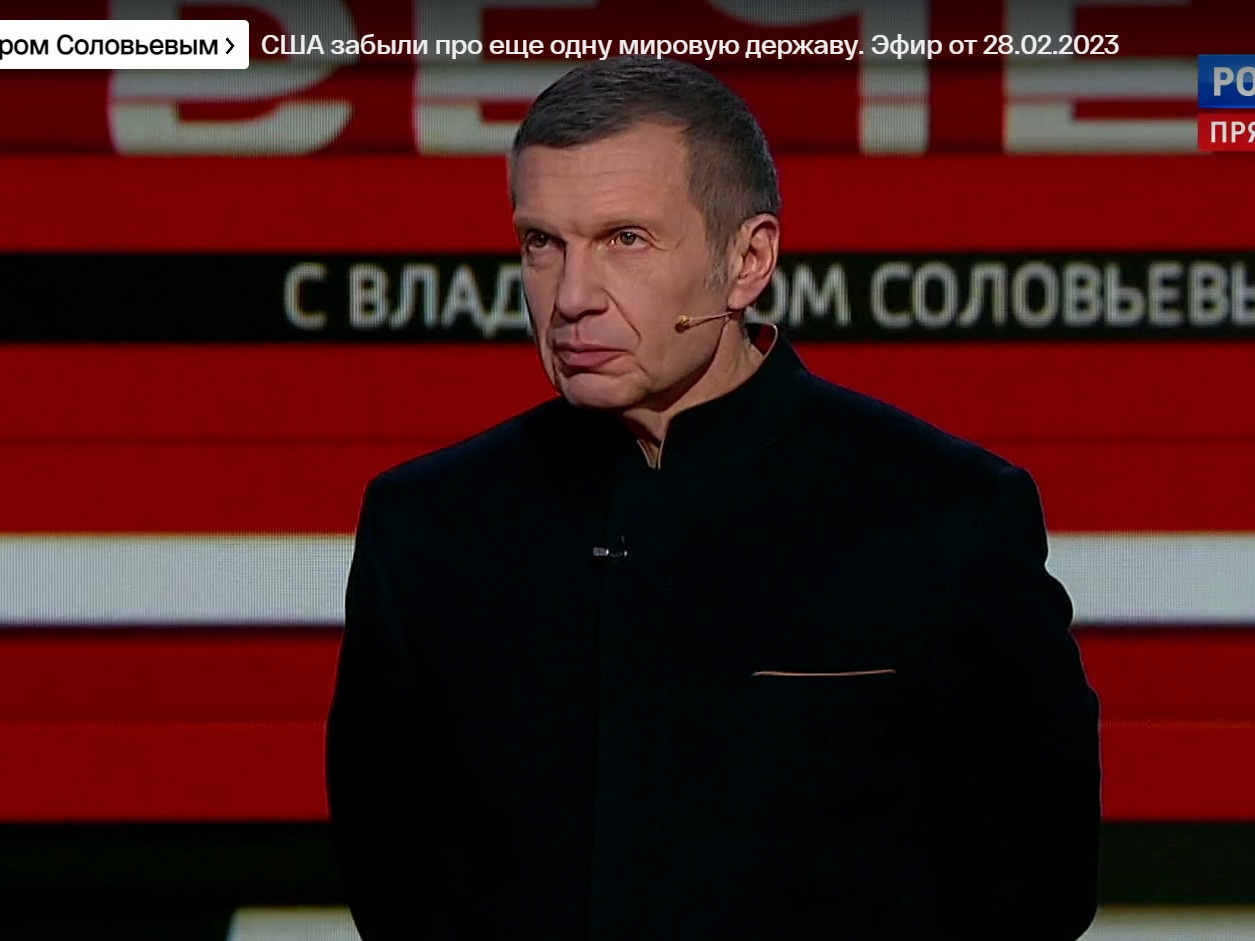 «SHAMAN выйдет и споет на украинском». На ТВ обсудили небо над Пулково, дроны и чужую мечту