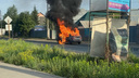 «Ожоги рук, туловища и головы»: водителя сгоревшей на левом берегу машины увезли в больницу