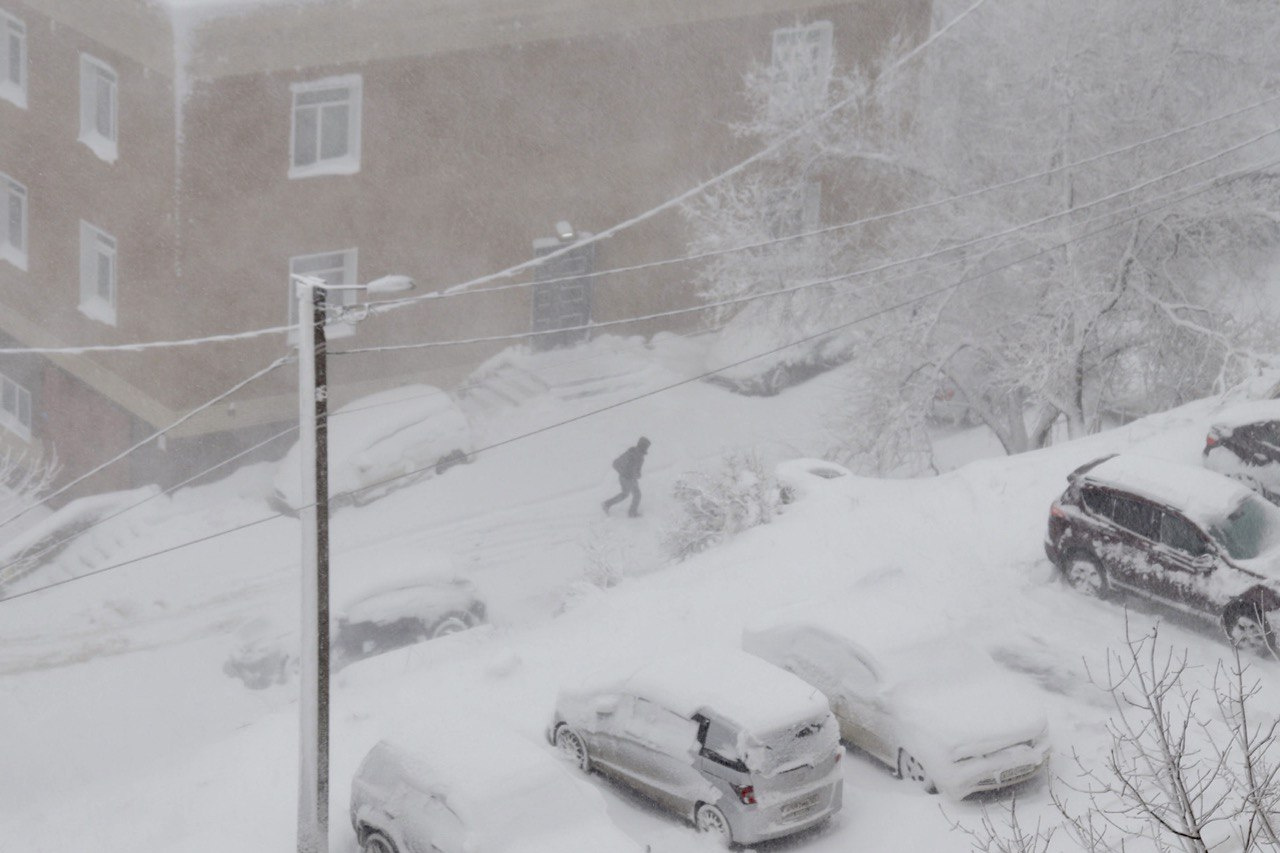 Месячные пошли на две недели