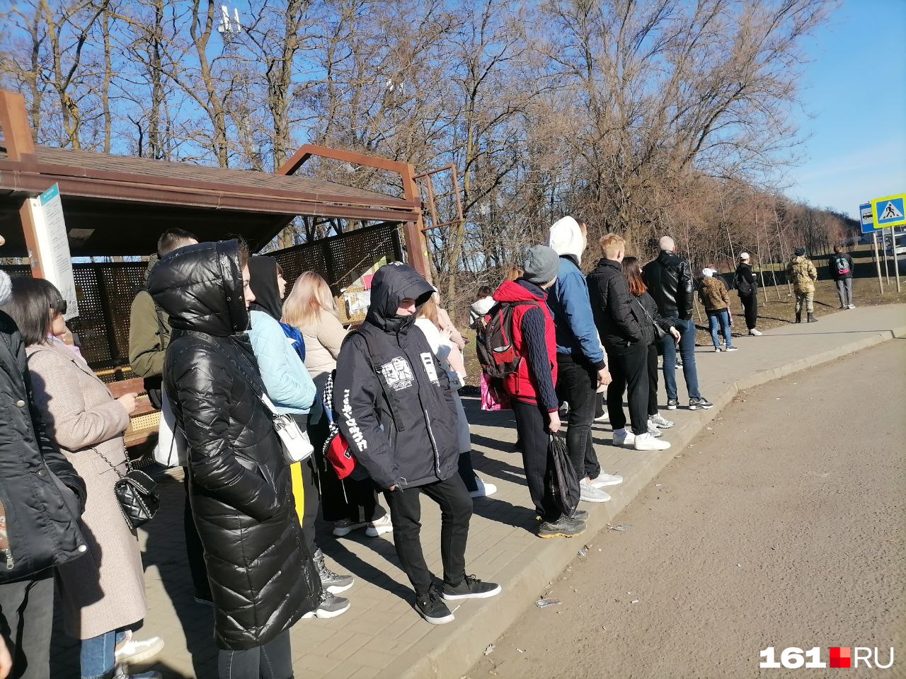 Ростовчане провели в ожидании хотя бы одного автобуса в центр более 40 минут