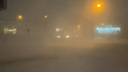 Снег и ветер: на Новосибирск обрушилась метель — видео