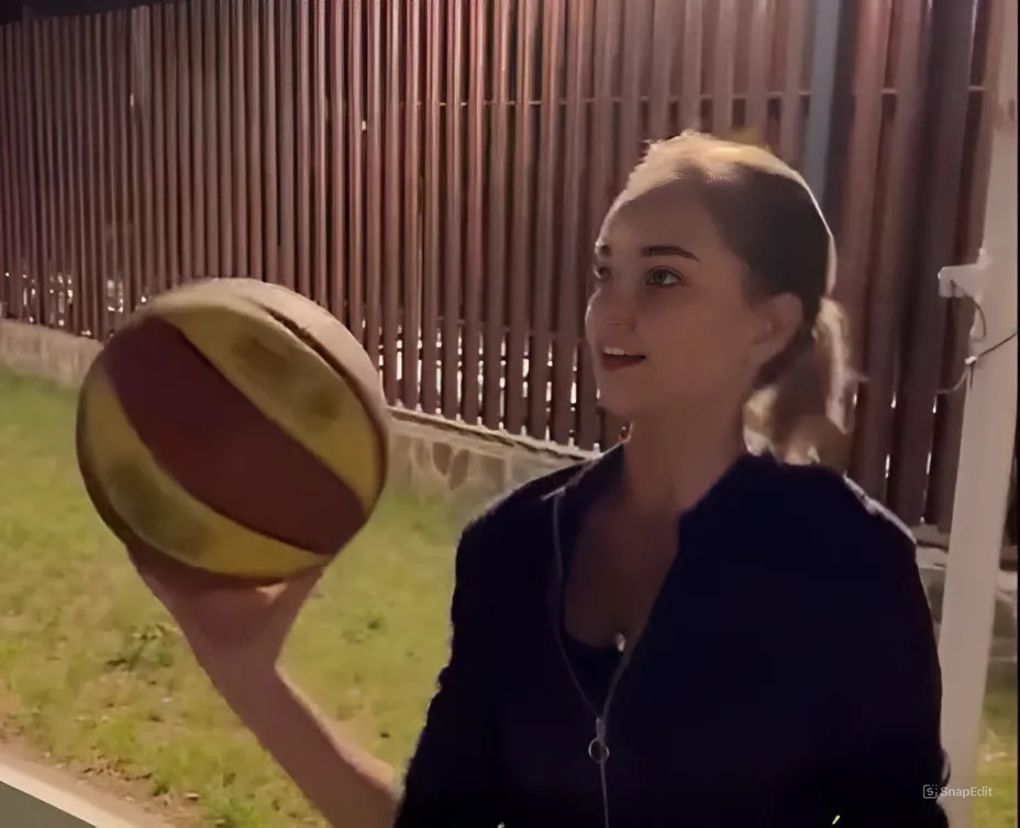 Дина Аверина уходит в баскетбол? Нижегородская чемпионка мира по гимнастике показала мастер-класс с мячом: видео