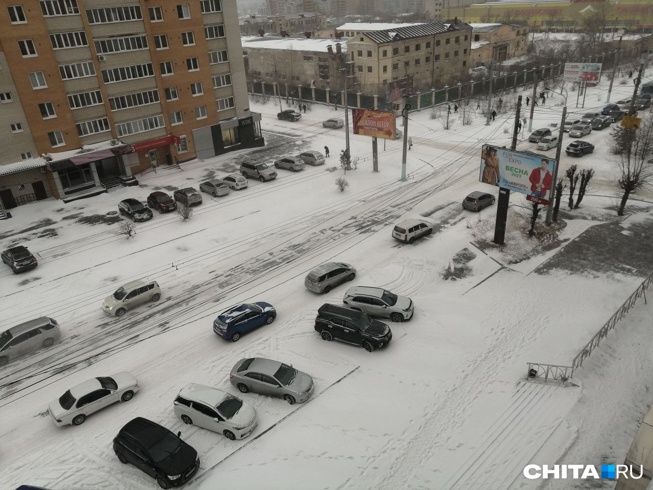 Улицы Читы не почистили после снегопада