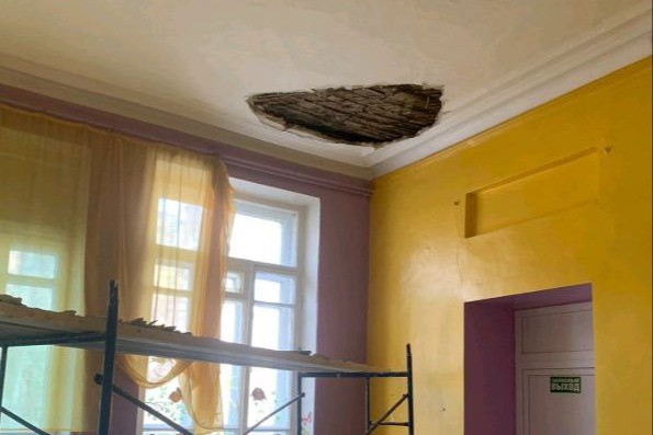 Потолок обвалился в детском саду в Чите