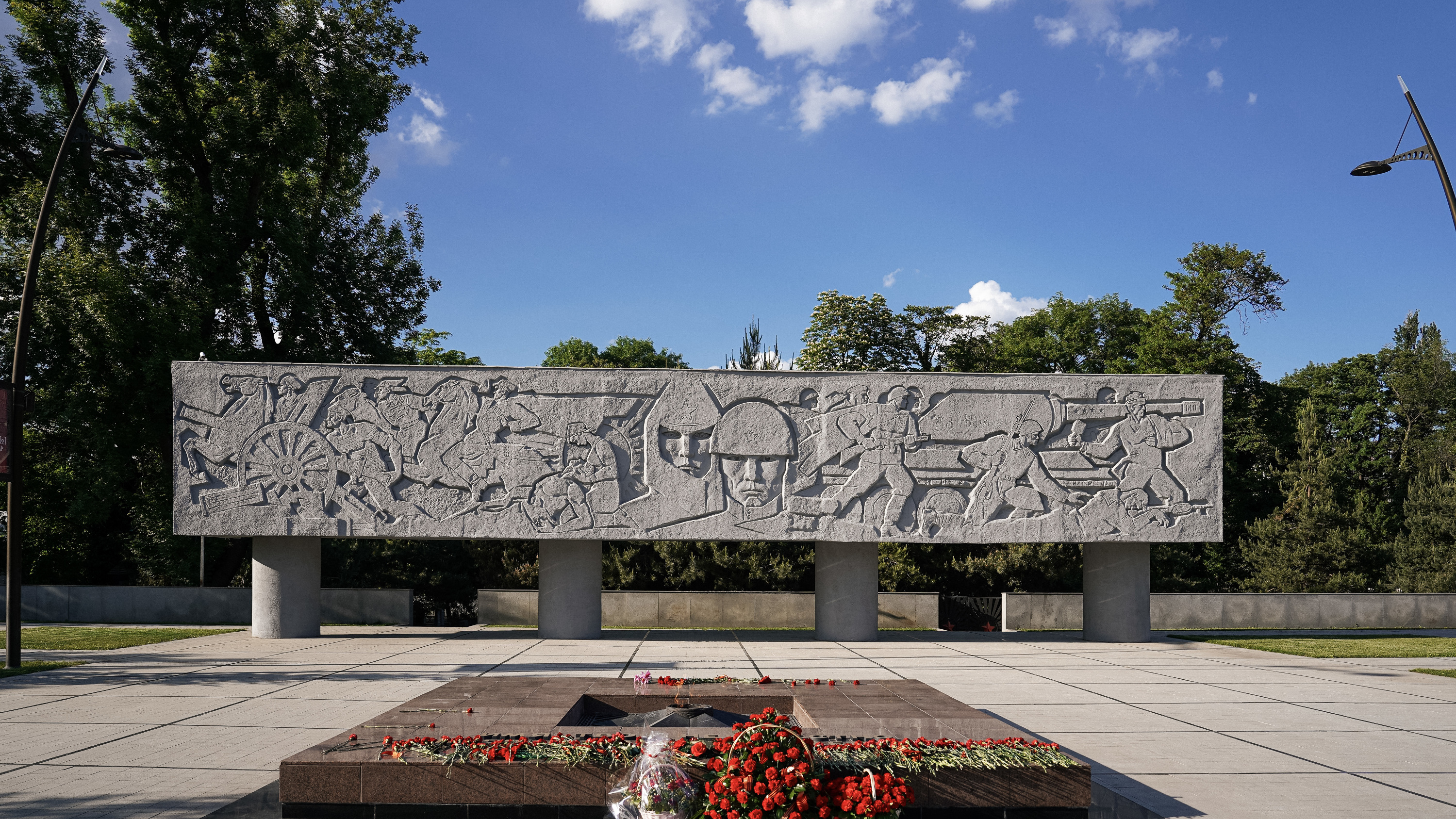 Их именами названы улицы Краснодара. Какие известные люди похоронены на Всесвятском кладбище?