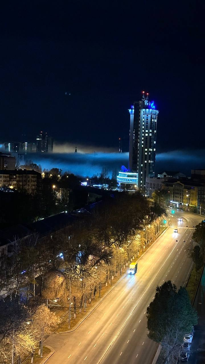 Туман опустился на город еще ночью