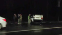 В Челябинске автомобиль BMW вылетел с дороги, перевернулся и врезался в столб с иллюминацией