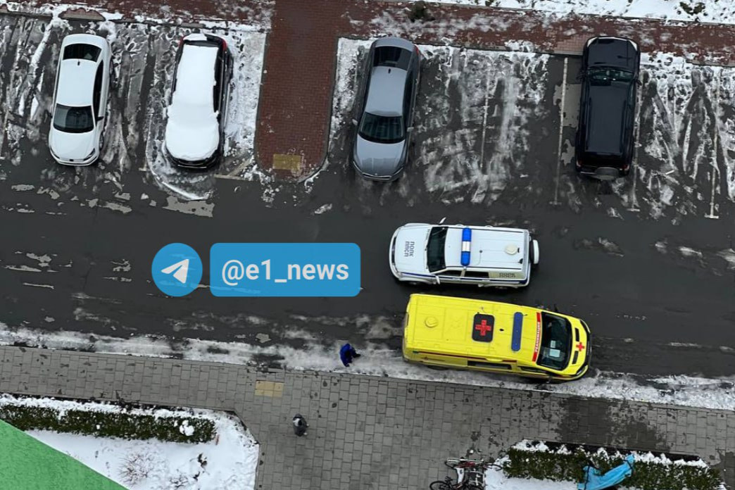 «Балкон открыт — парня нет». В Екатеринбурге покупатель пришел посмотреть квартиру и выпал с 28-го этажа
