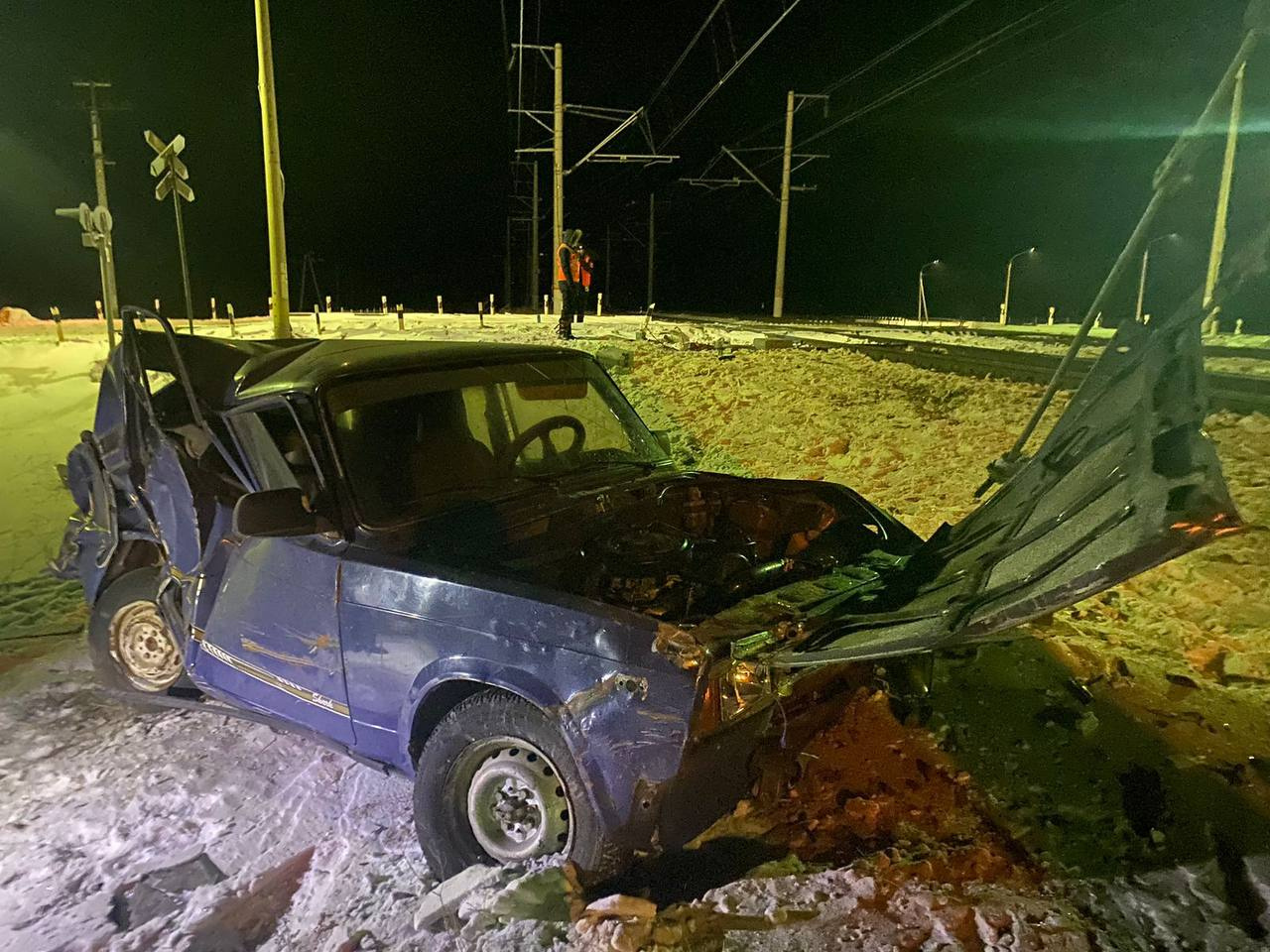 Водитель попавшей под поезд машины в Забайкалье сбежал с места аварии