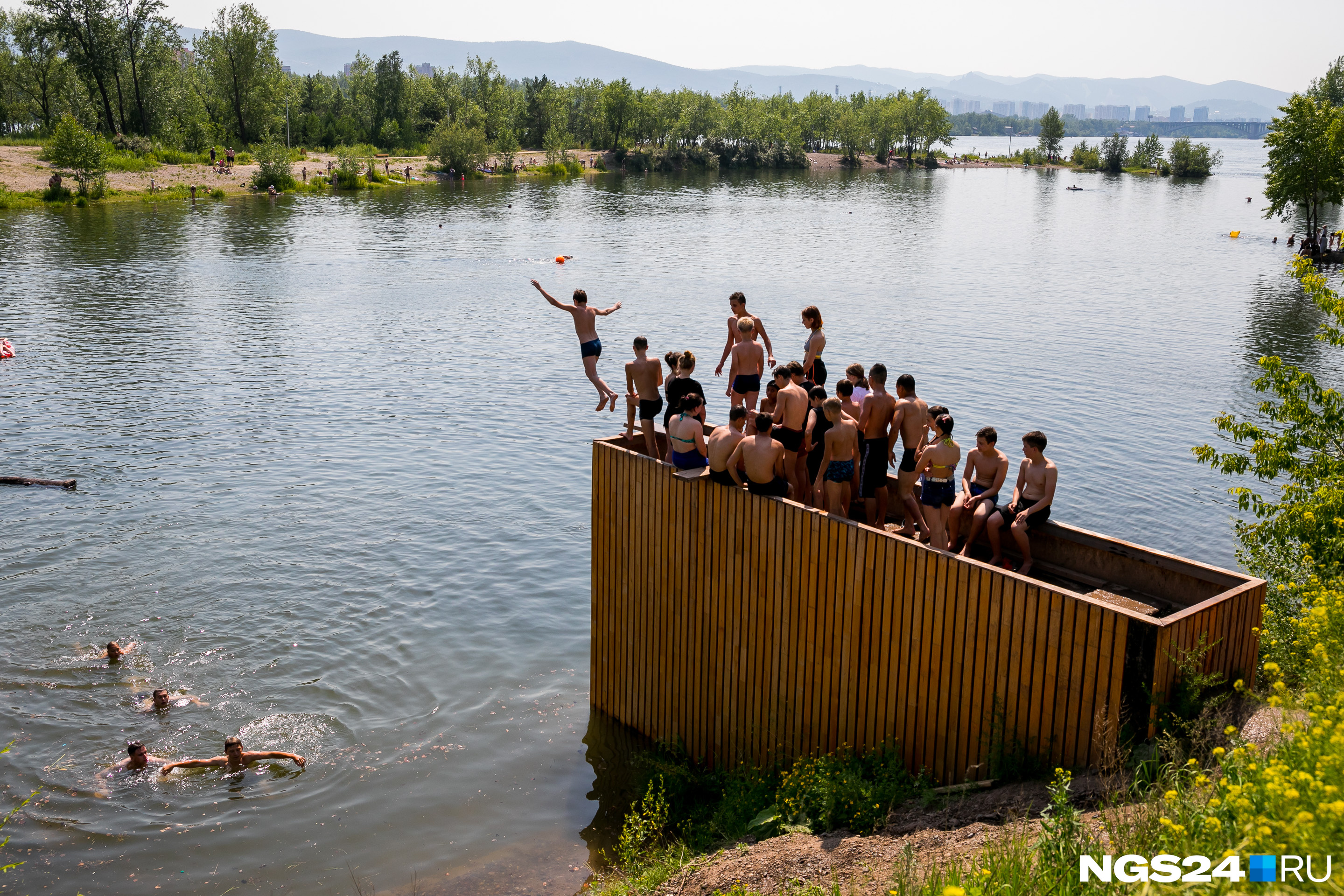 Подросток 16 лет утонул в озере на Татышеве во время купания