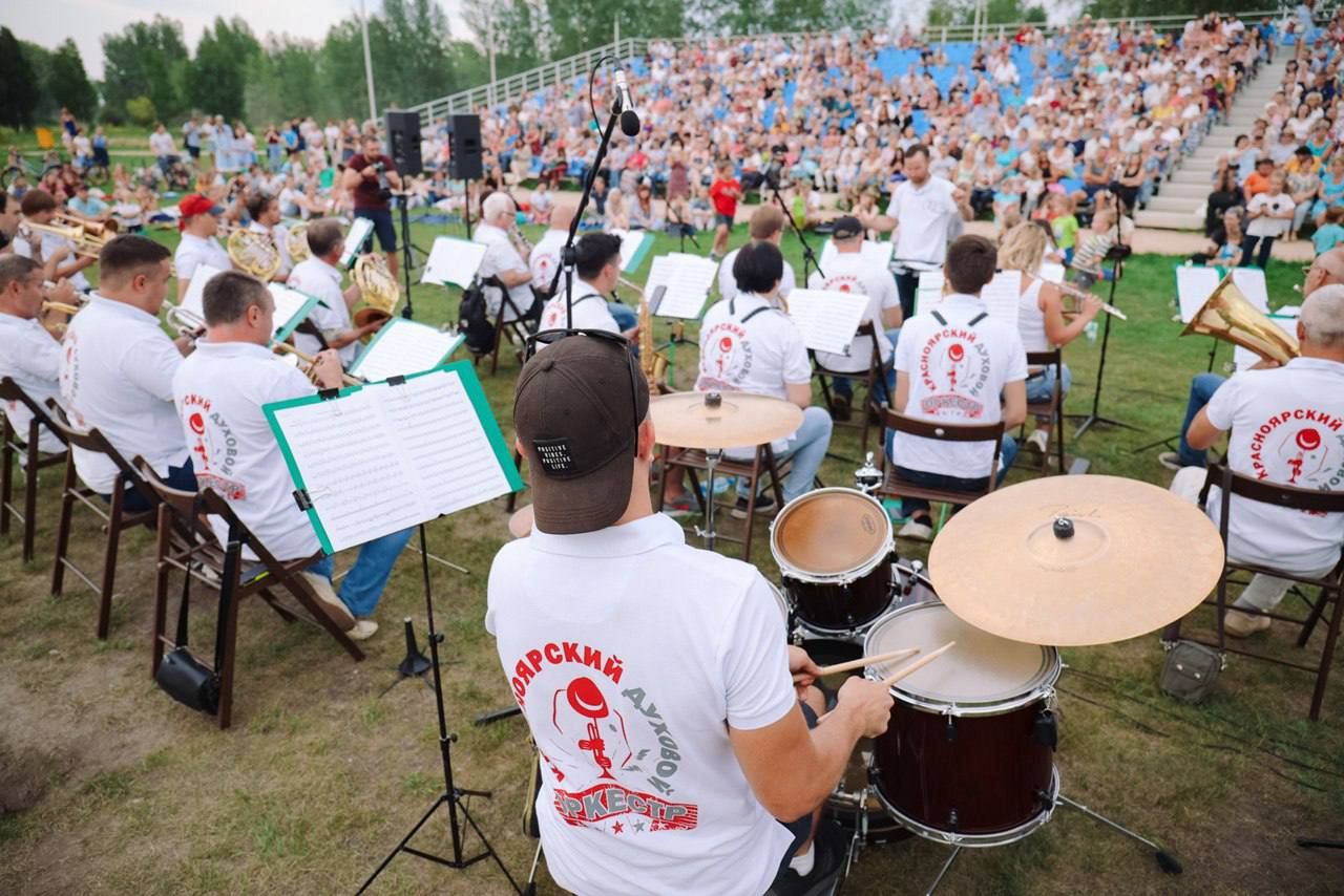 Городской проект «Музыкальные пятницы» будет проходить каждую пятницу до конца лета Городской проект «Музыкальные пятницы» будет проходить каждую пятницу до конца лета