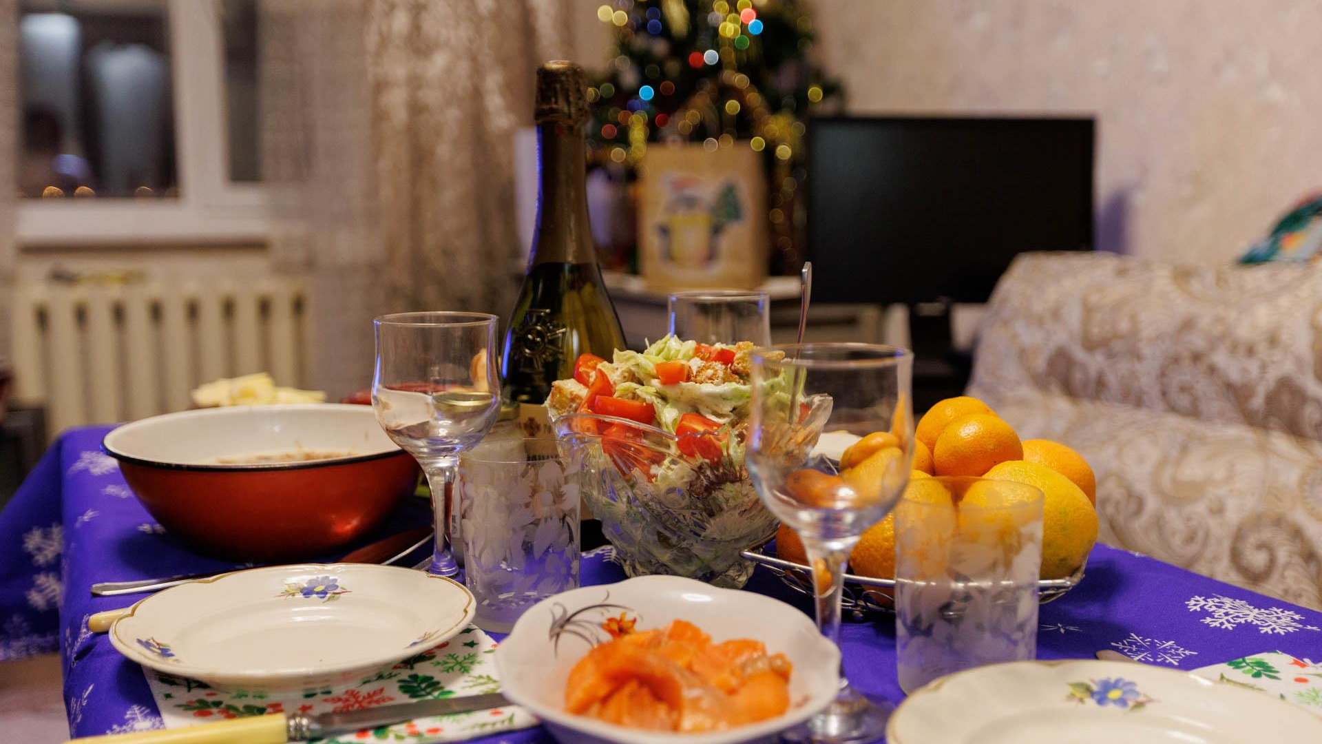 Курица по цене красной икры: как за месяц подорожали продукты для новогоднего стола в Омске