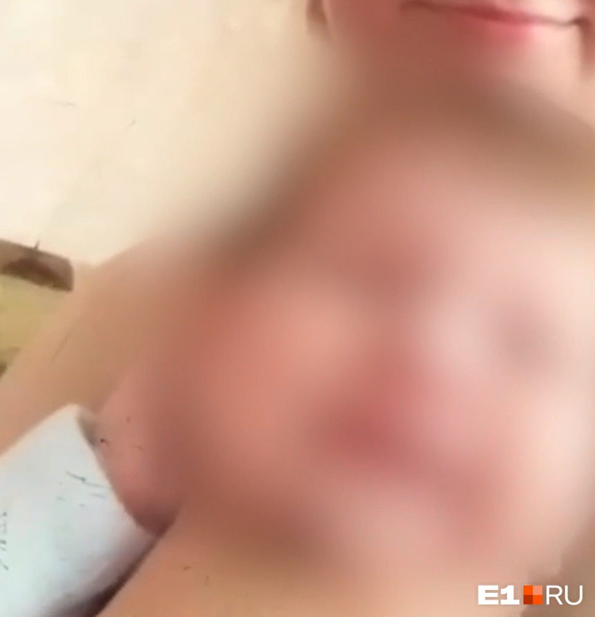 Уралочка, душившая маленького сына на камеру, раньше уже истязала своих детей
