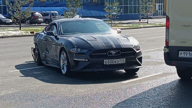 В Челябинске Mustang попал в массовое ДТП