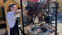 Цыплята барбекю, рыба на гриле, стейки из ямы: московские шеф-повара открыли секреты приготовления мяса