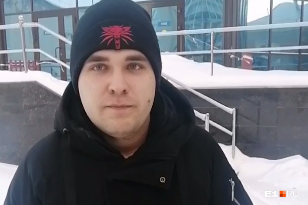 «Это радует». Студент УрФУ рассказал о суде над стрелком и показал простреленную щеку