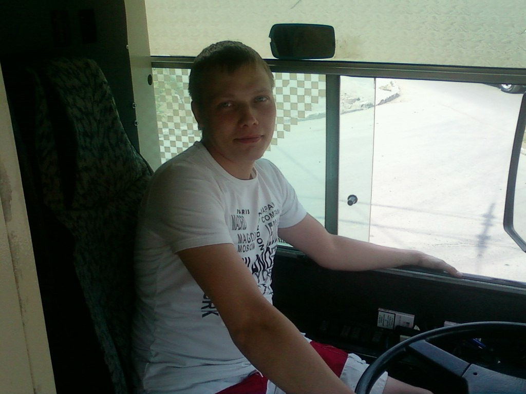 До переезда в Сухой Лог Игорь работал водителем троллейбуса в Екатеринбурге
