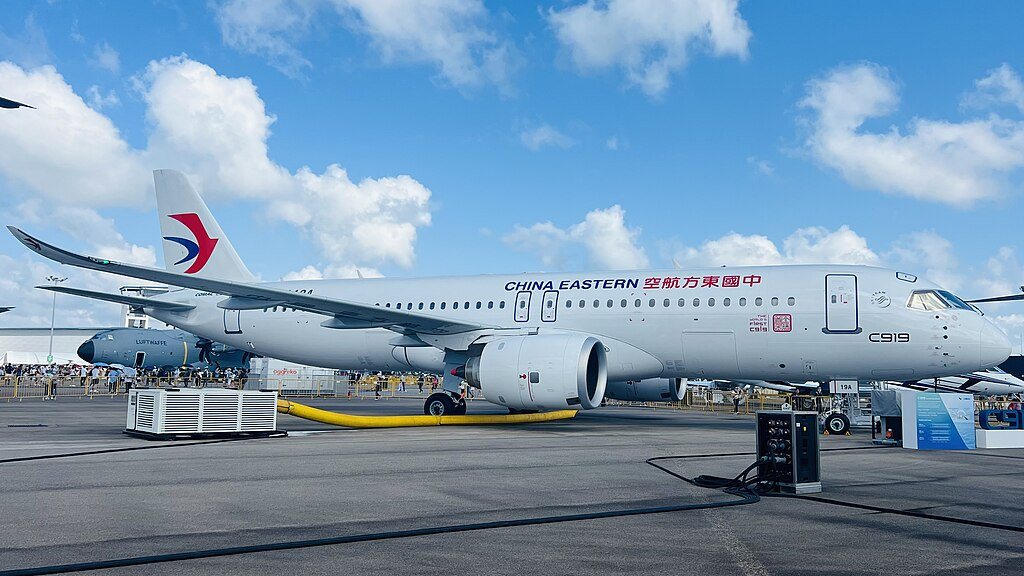 Вместо Airbus и Boeing — китайская новинка? Какое будущее ждет самолет из Поднебесной: видео