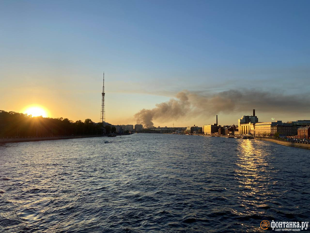 Крупный пожар на севере Петербурга локализовали
