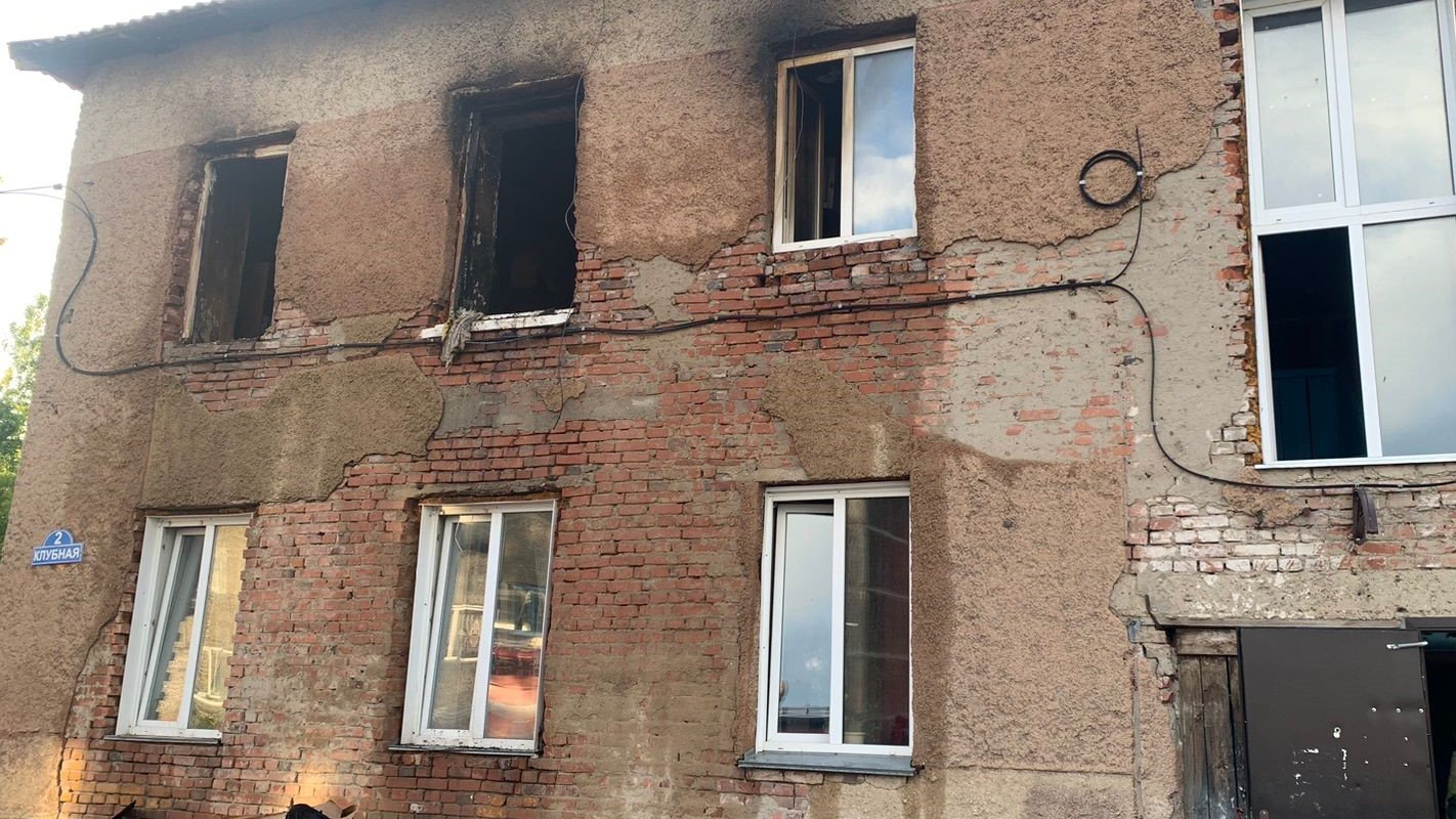 Что говорят о пожаре под Новосибирском, в котором погибли двое малышей — семья стояла на учете
